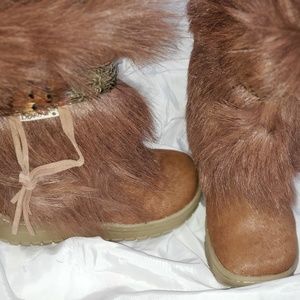 NWOT Bear Paw Calfskin/GoatFur Boot youth 1